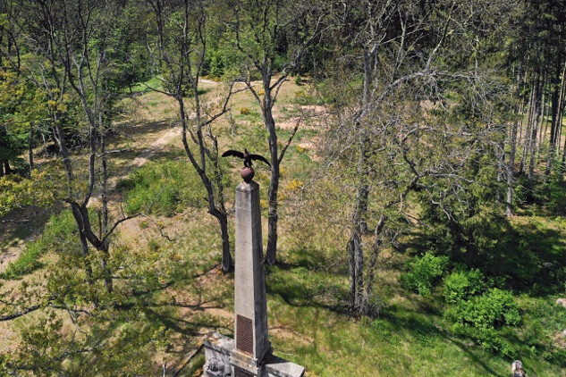 Františkův obelisk - letecký pohled před restarováním | © Jaroslav Kocourek